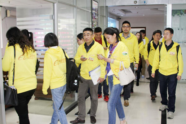 多宝电竞创始人龙平芳女士同阿里巴巴上海浦东VIP客户进行分享互动