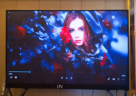 多宝电竞LTV一体机亮相康帝国际酒店宴会厅